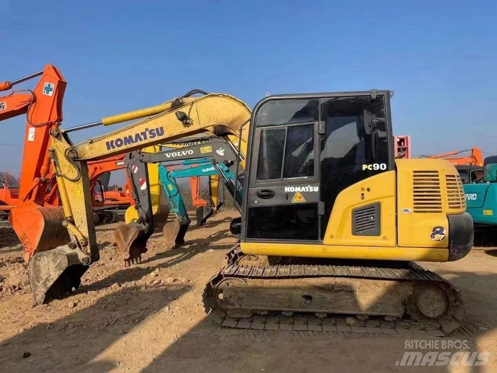 Komatsu PC 70 Excavatoare pe șenile
