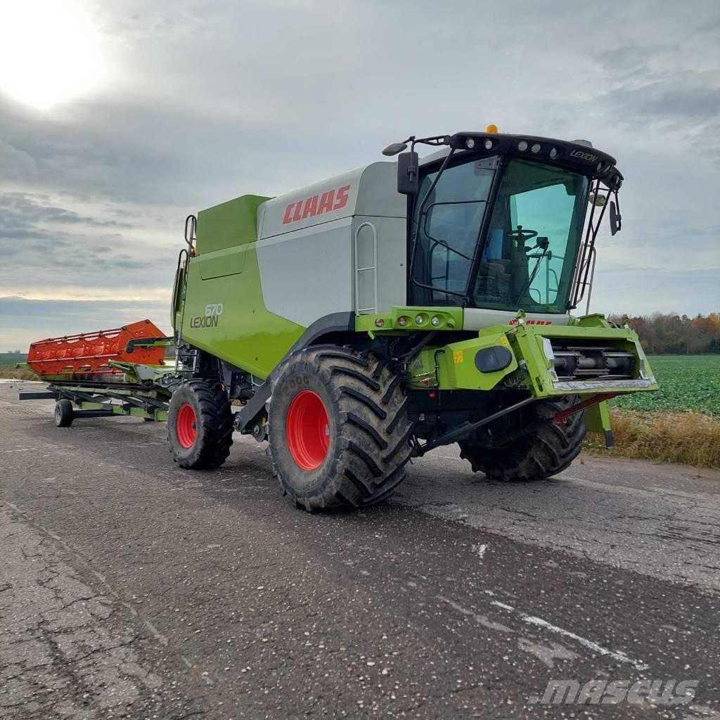 CLAAS Lexion 670 Combine de secerat