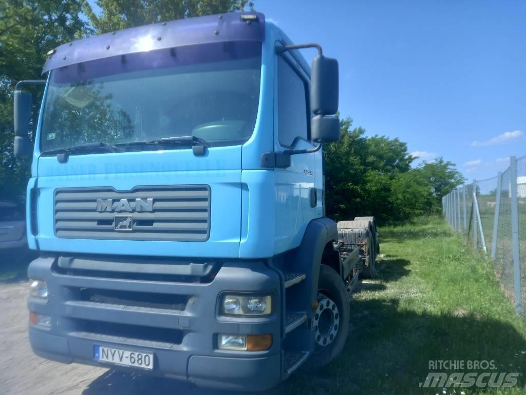 MAN 26.363 FNLC Camion cabina sasiu