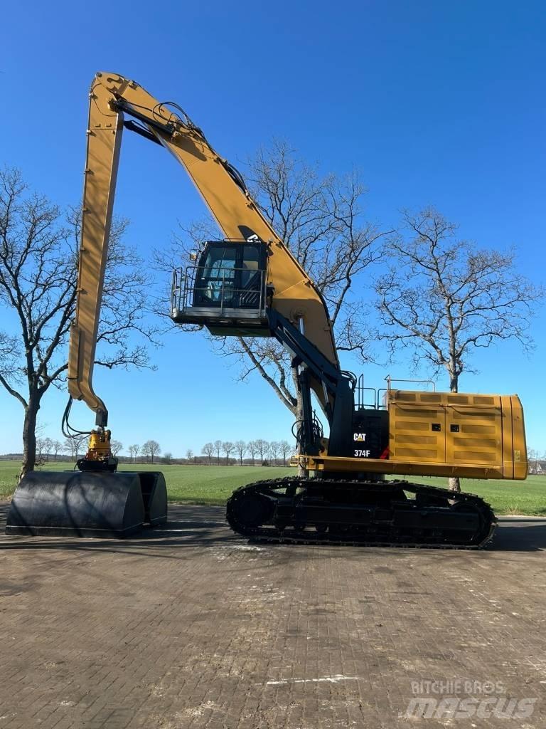CAT 374 F Paleta de manipulare