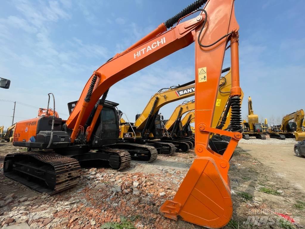 Hitachi ZX 200 Excavatoare pe șenile
