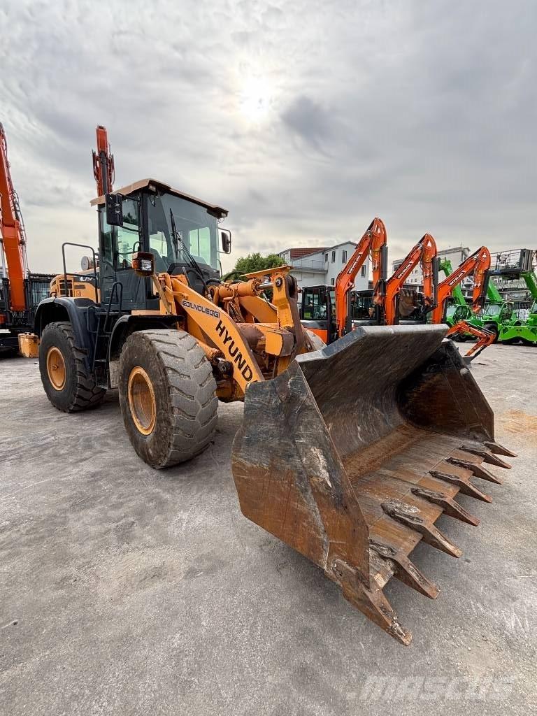 Hyundai HL 757-9 A Incarcator pe pneuri