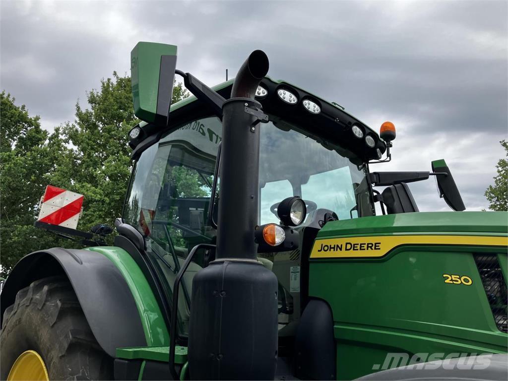 John Deere 6R 250 Tractoare