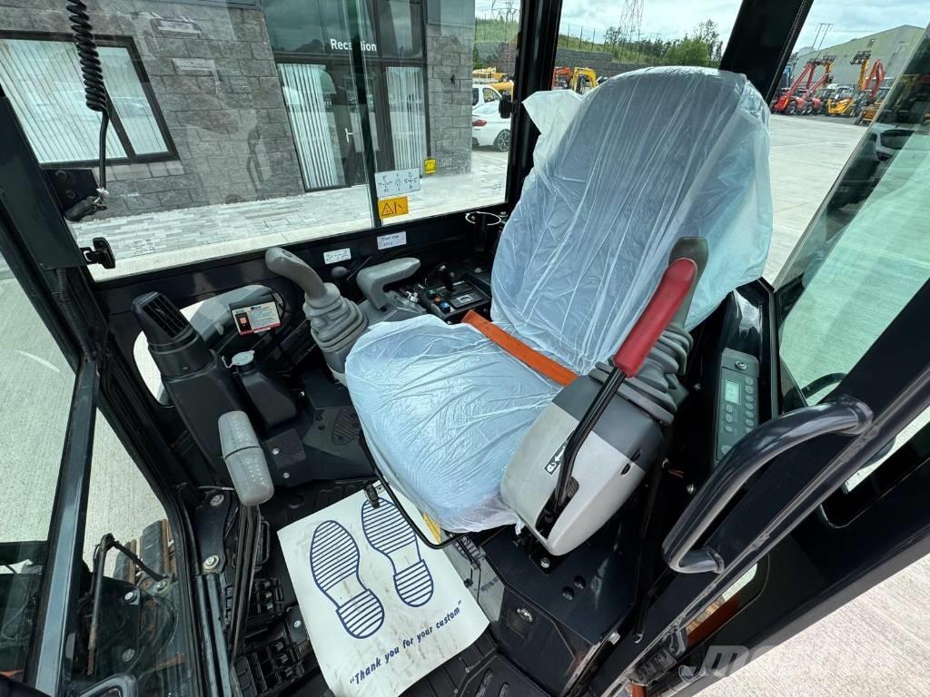 Hitachi ZX 26 U-6CLR Mini excavatoare < 7t