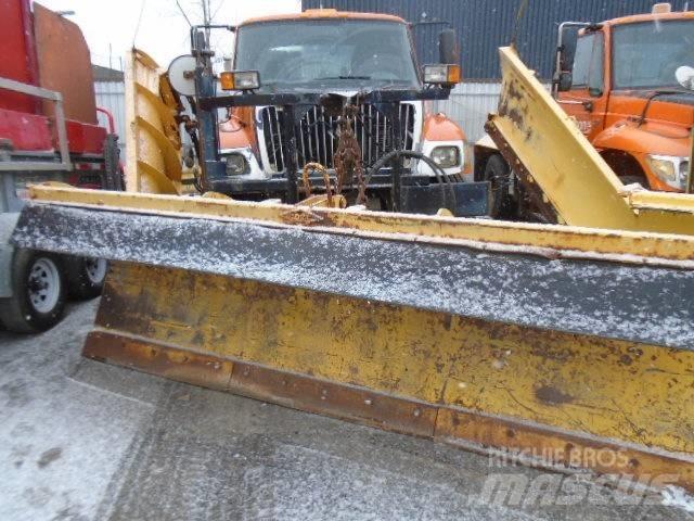 International 7400 Lame pentru dezapezire si pluguri