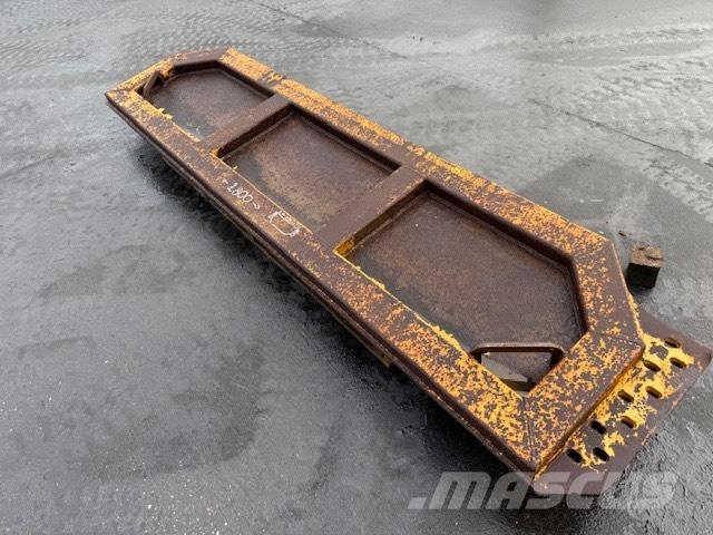 CAT TAILGATE Transportoare articulate