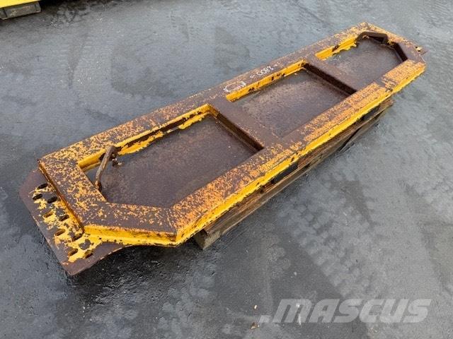 CAT TAILGATE Transportoare articulate