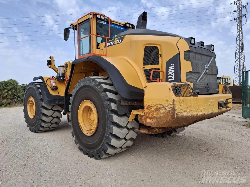 Volvo L 220 H Incarcator pe pneuri