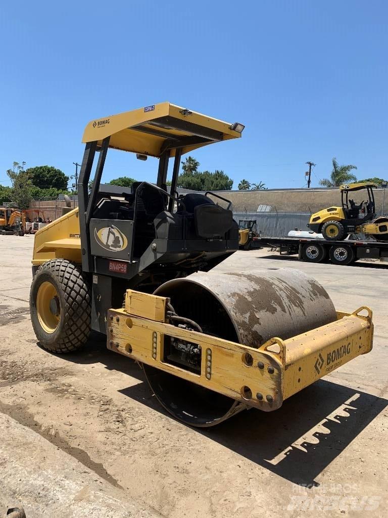 Bomag BW 177DH-50 Compactoare monocilindrice