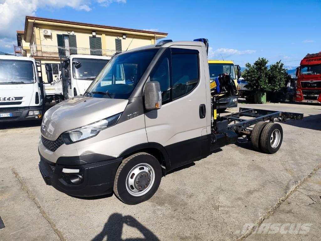 Iveco Daily 35-130 Camioane cu macara