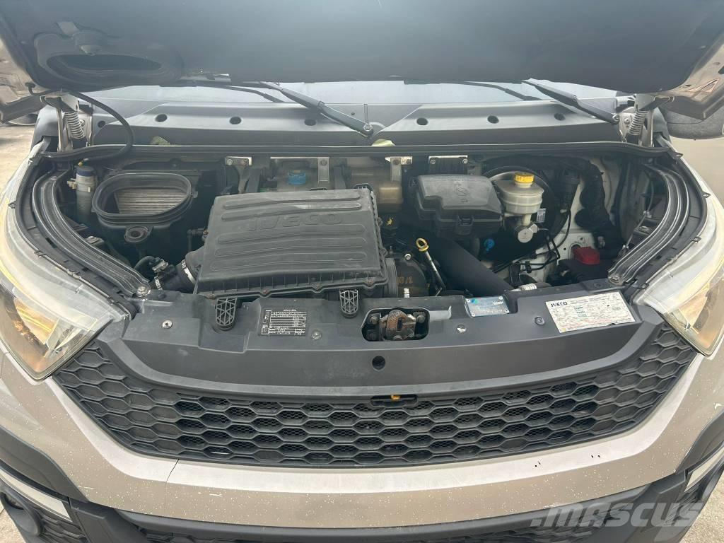 Iveco Daily 35-130 Camioane cu macara