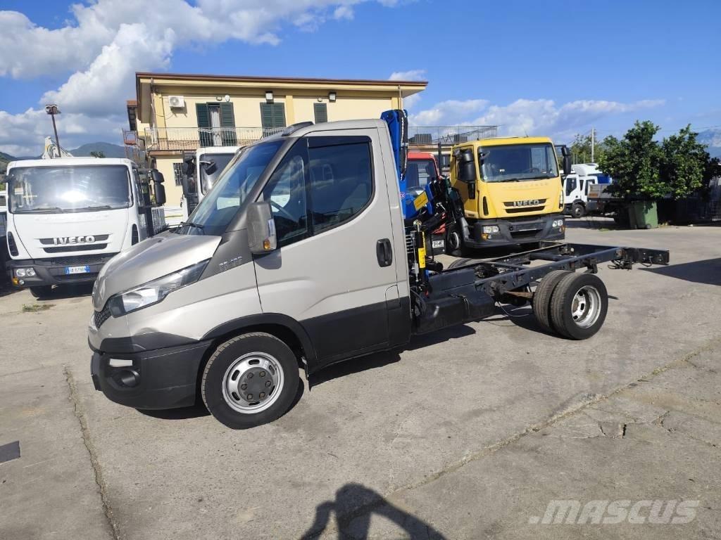 Iveco Daily 35-130 Camioane cu macara
