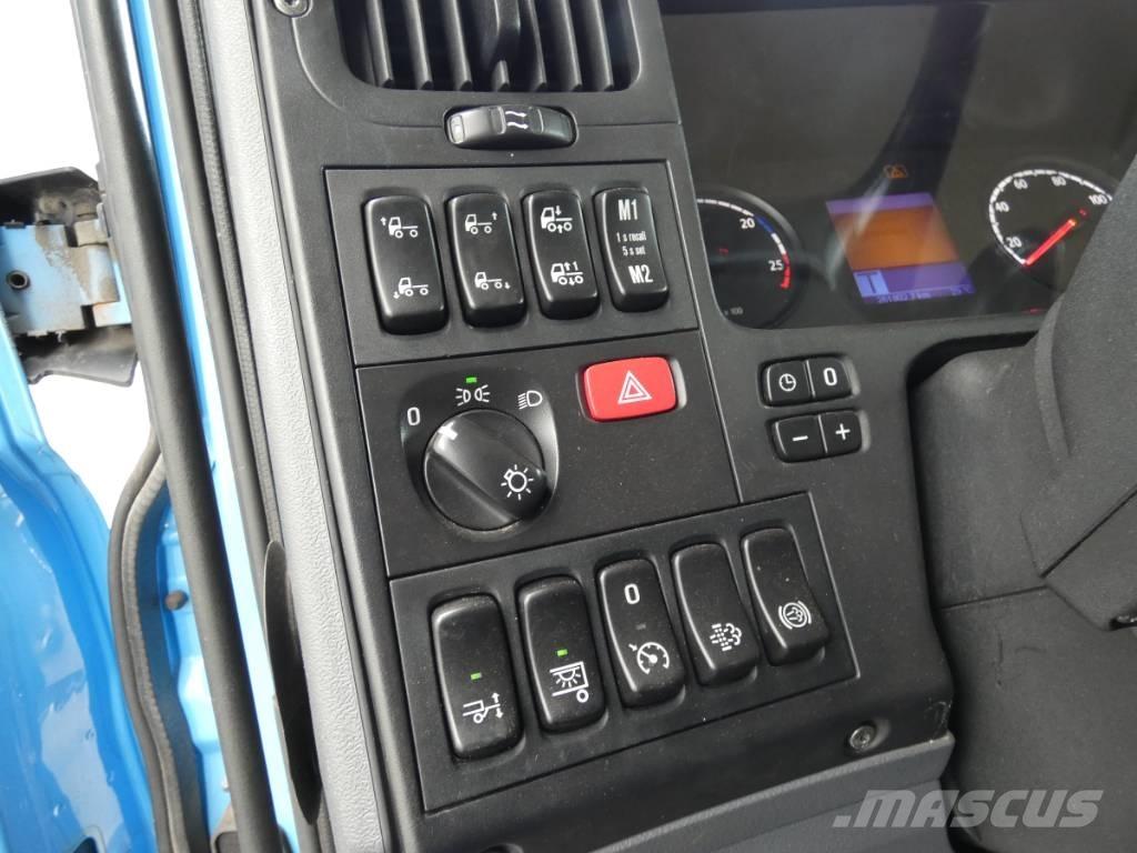 Scania P 250 Camion cu prelata