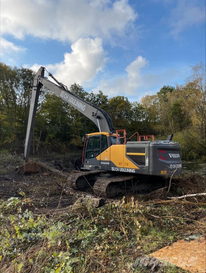 Volvo 250E LR Excavatoare pe șenile
