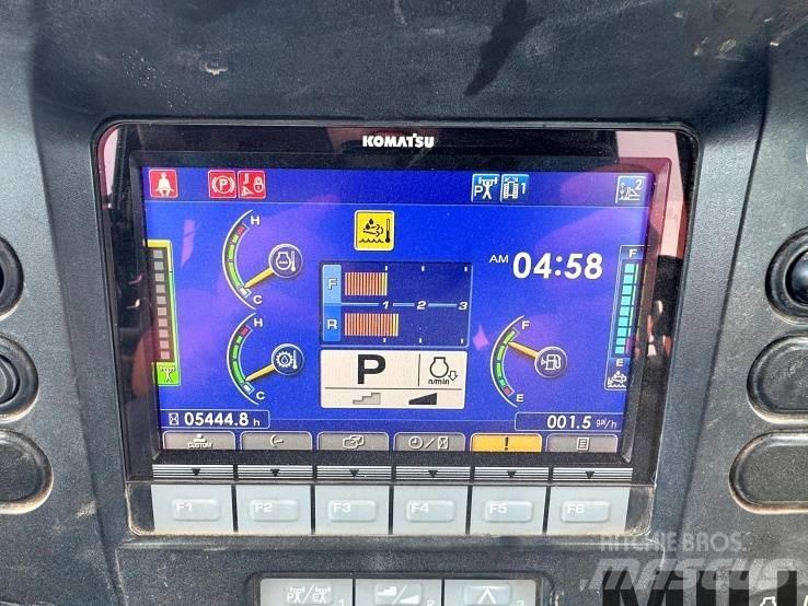 Komatsu D 61 PXi-24 Buldozere pe senile