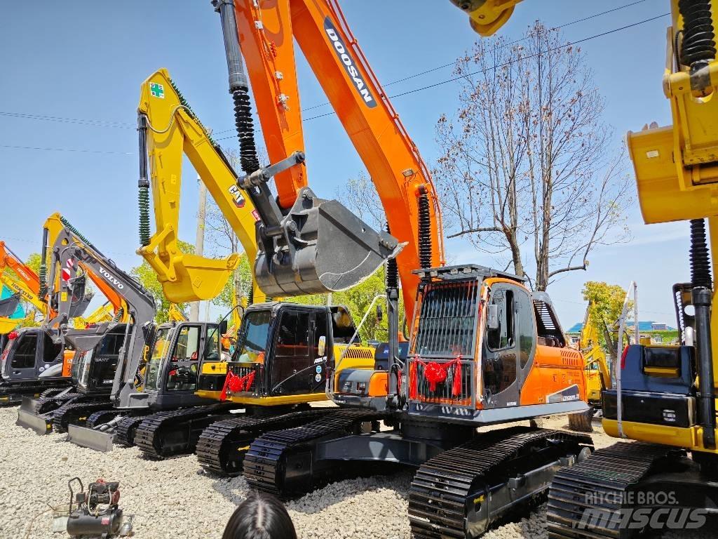 Doosan 225 LC Excavatoare pe șenile
