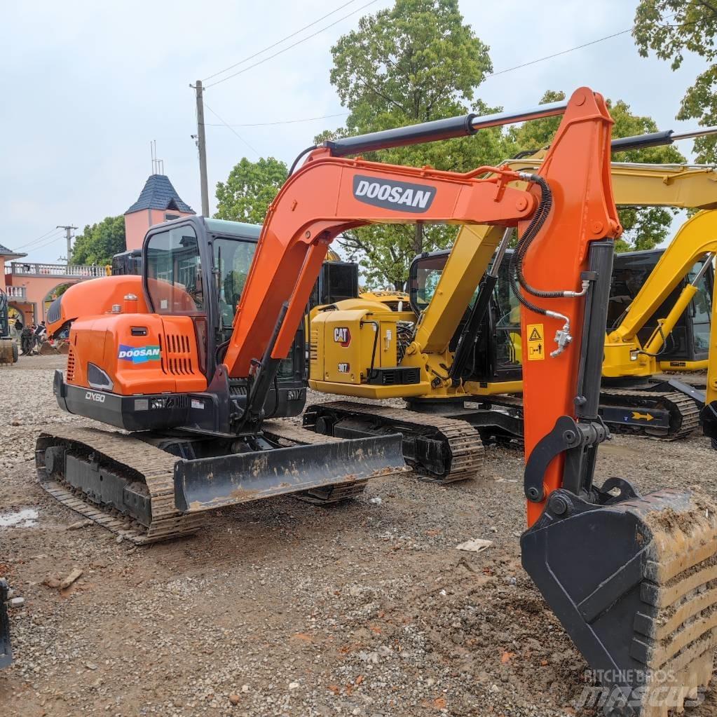 Doosan DX60 Mini excavatoare < 7t