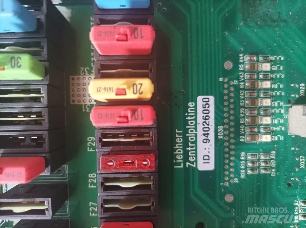 Liebherr R 916 LC Electronice
