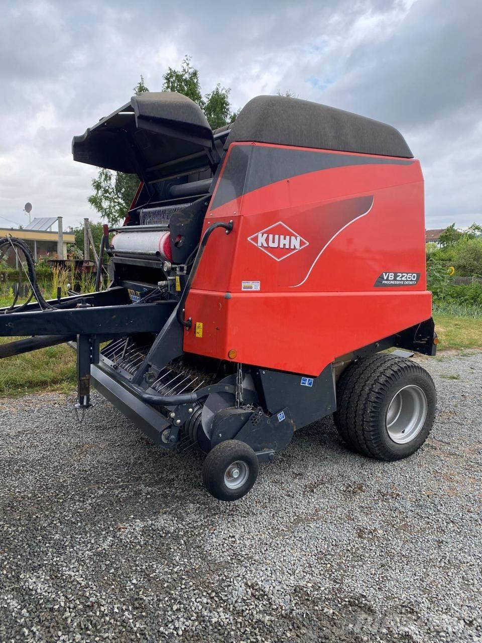 Kuhn VB 2260 Masina de balotat cilindric
