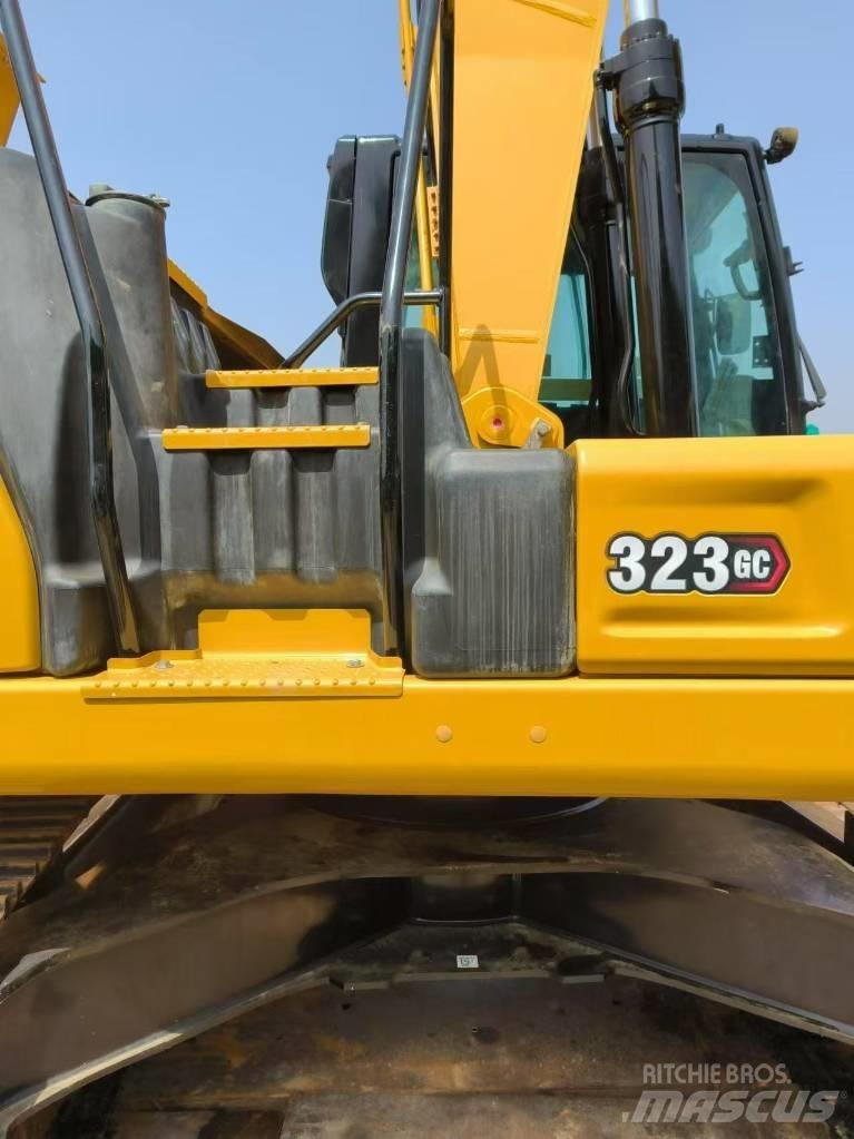 CAT 323 GC Excavatoare pe șenile
