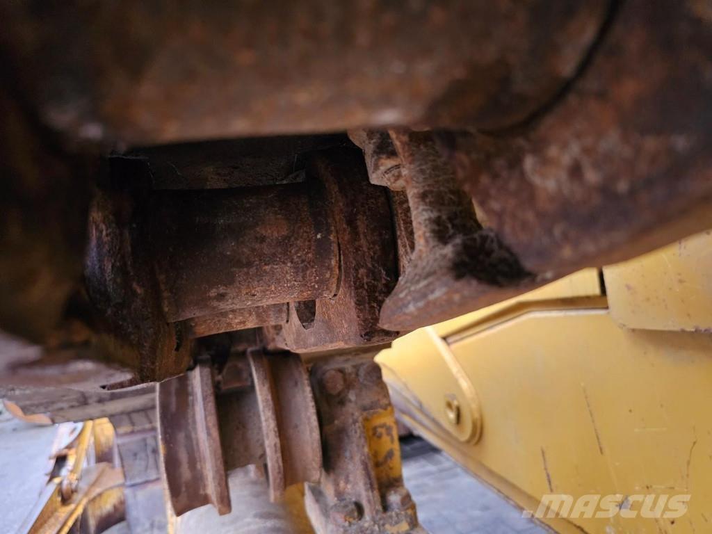 CAT D6T Buldozere pe senile