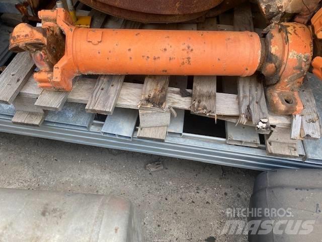 Fiat-Hitachi 350 Transmisie