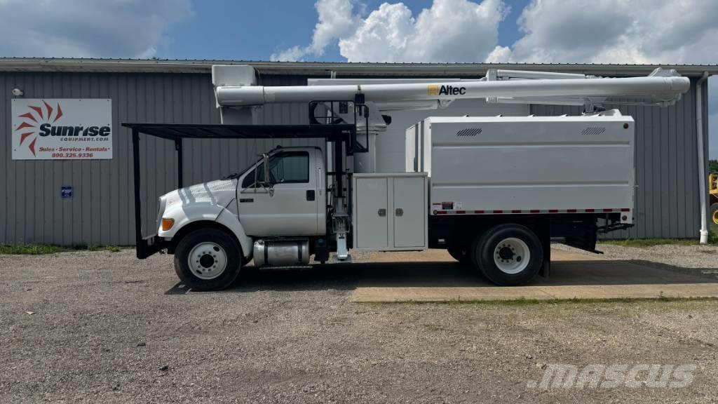 Altec LR V 56 Platforme aeriene montate pe camion