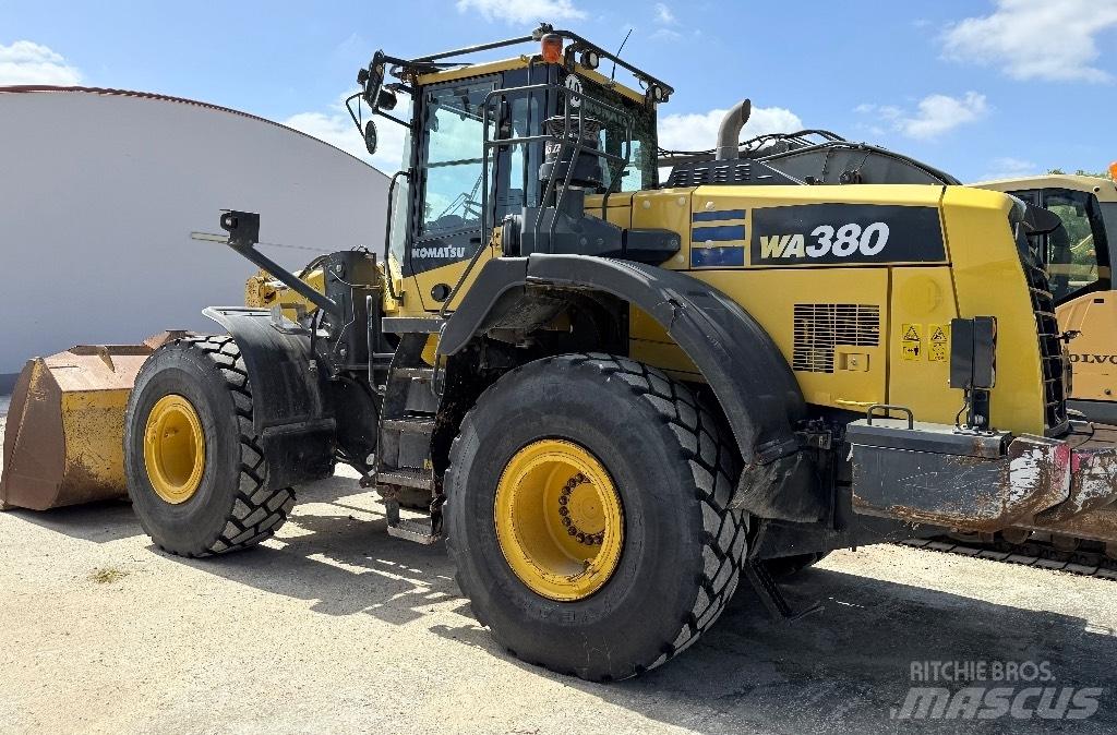 Komatsu WA 380-8 Incarcator pe pneuri