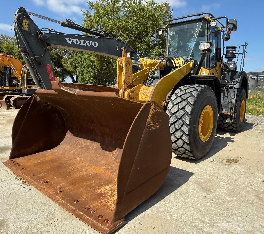 Komatsu WA 380-8 Incarcator pe pneuri