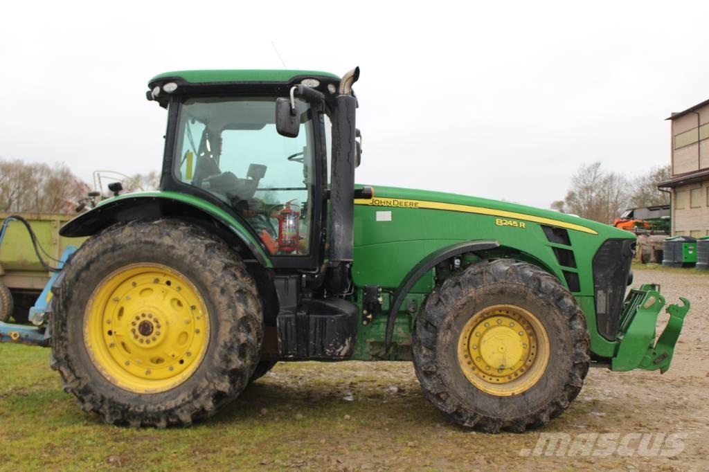 John Deere 8245 R Tractoare