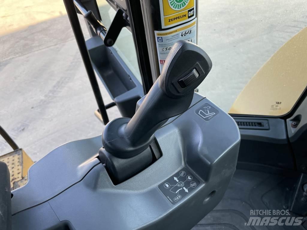 CAT 950M Incarcator pe pneuri