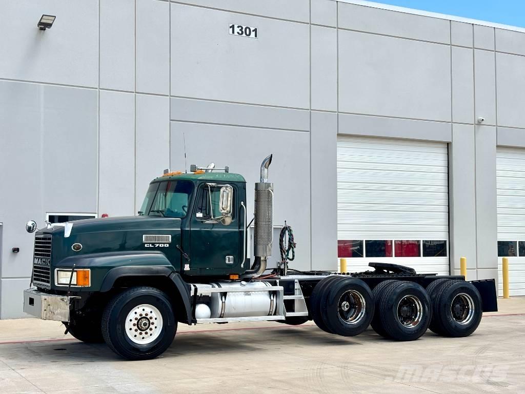 Mack CL 713 Autotractoare