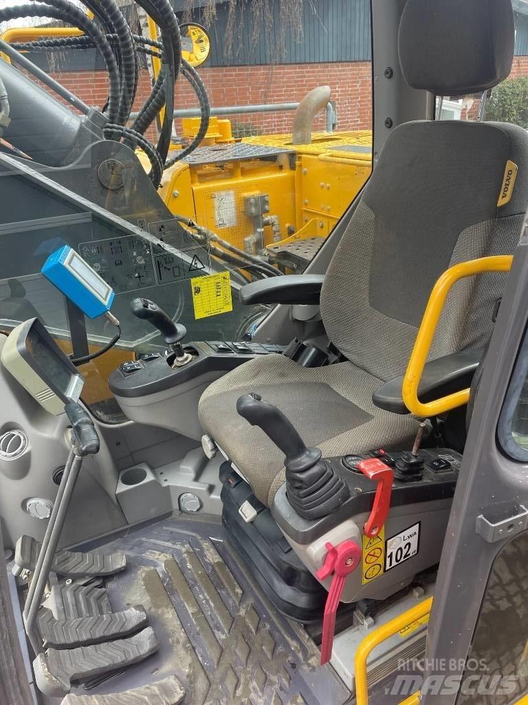 Volvo ECR235C Excavatoare pe șenile

