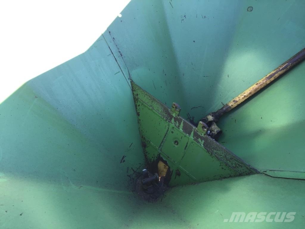 Amazone ZA-E1002 Împrastierea mineralelor