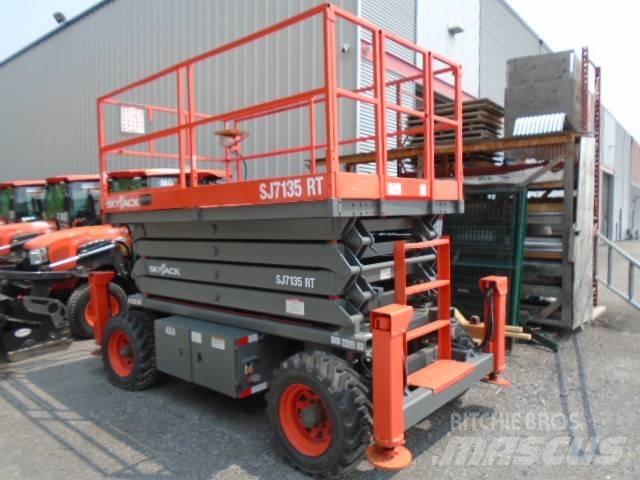 SkyJack SJ 7135 RT Platforme foarfeca