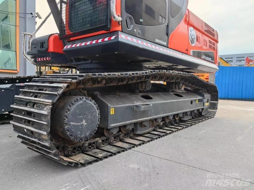 Doosan DX225LC-9C Excavatoare pe șenile
