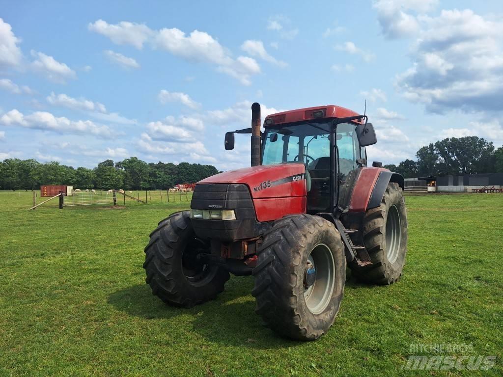 CASE MX135 Tractoare