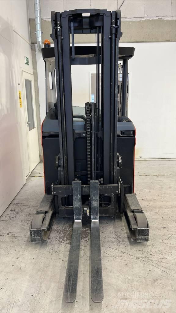 BT RR E 140 H Stivuitor cu catarg retractabil