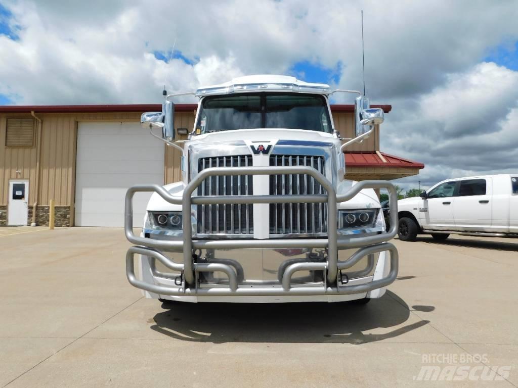 Western Star 5700 XE Autotractoare