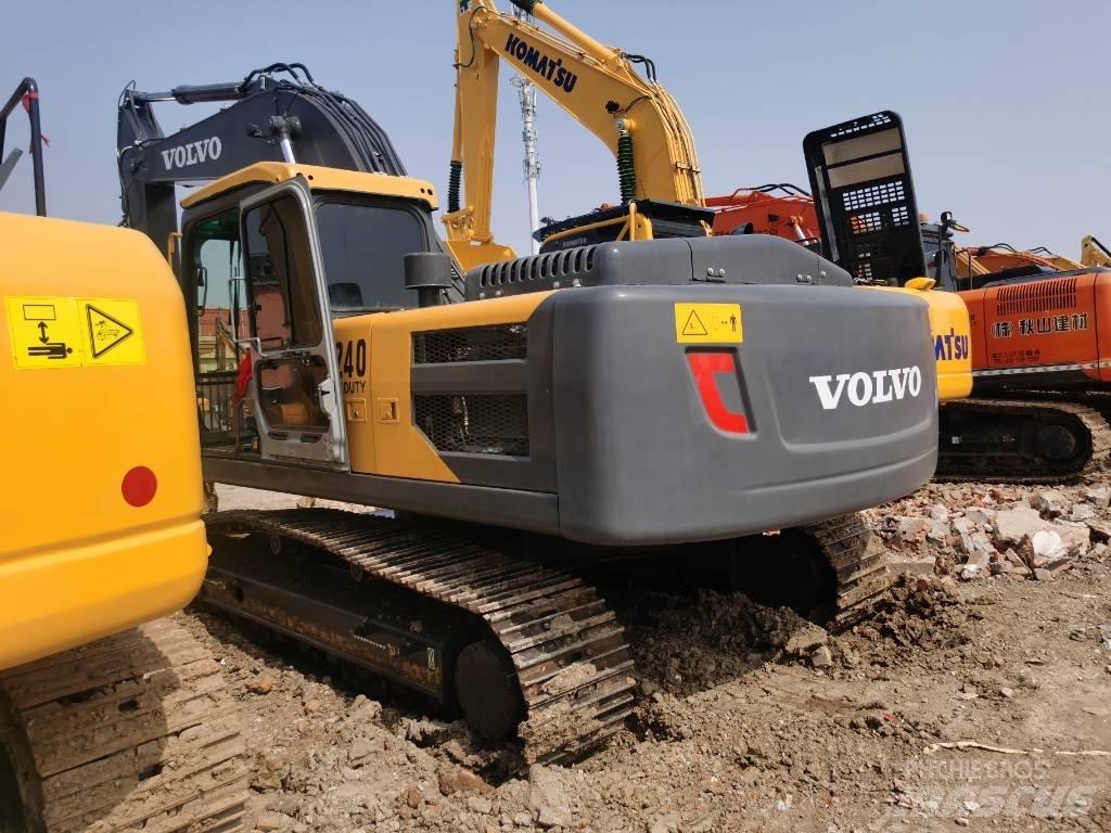 Volvo EC 240 Excavatoare pe șenile
