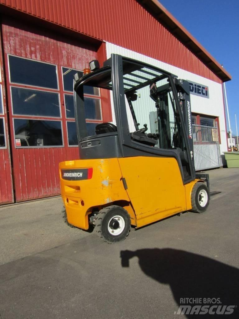 Jungheinrich EFG 320 Stivuitor electric