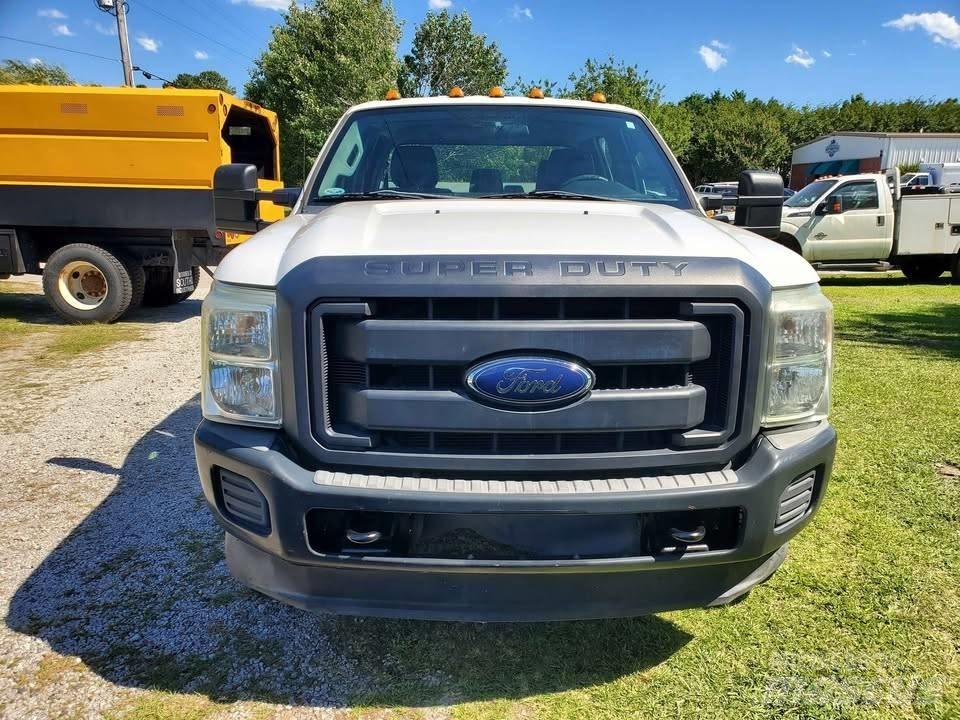 Ford F 350 XL SD Municipal/vehicul cu uz general