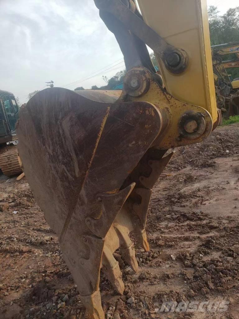 CAT 320 D Excavatoare pe șenile
