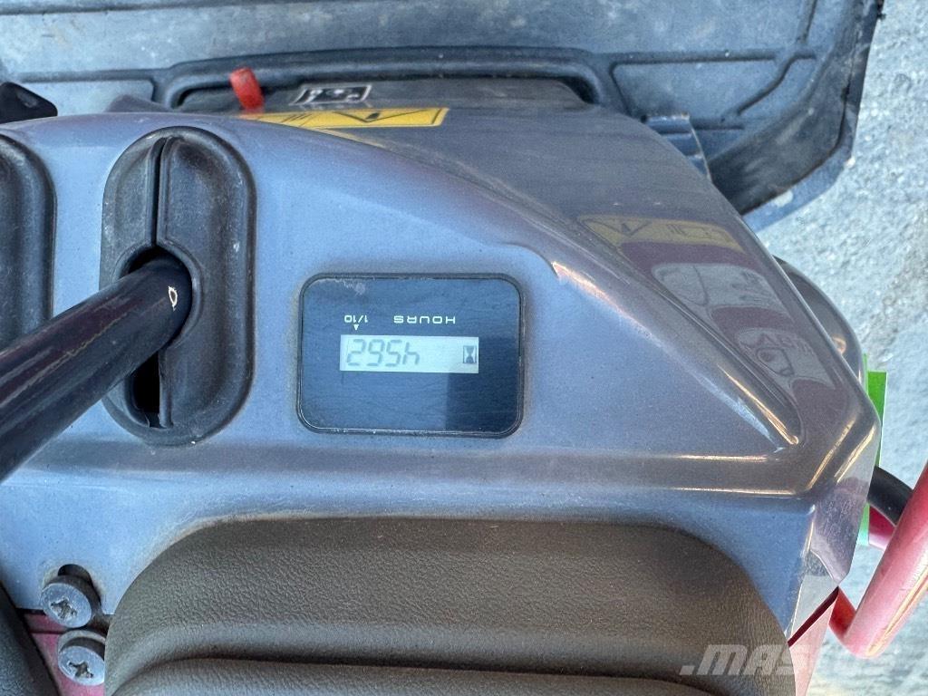 Yanmar SV08 (1E935) Mini excavatoare < 7t