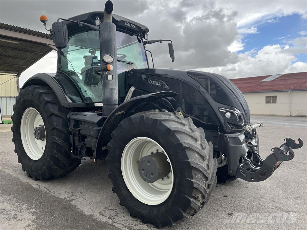 Valtra S374 Tractoare