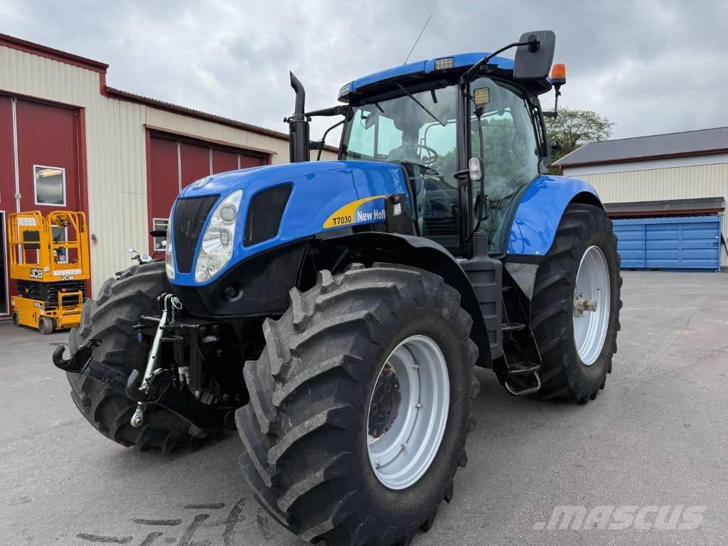 New Holland T7030 Tractoare