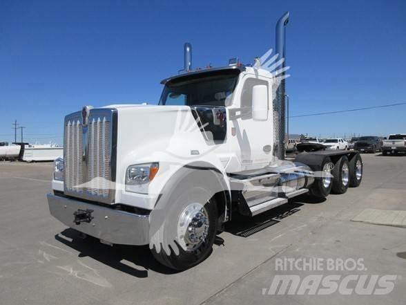 Kenworth W990 Autotractoare