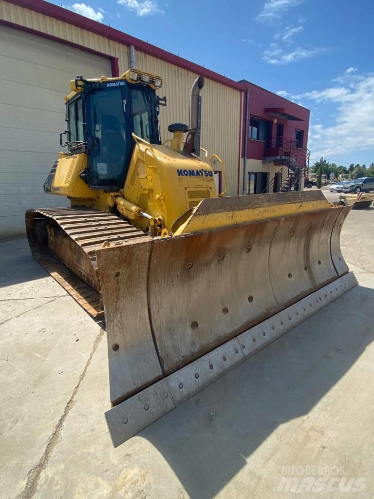 Komatsu D61PX24 Buldozere pe senile