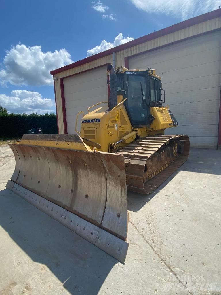 Komatsu D61PX24 Buldozere pe senile