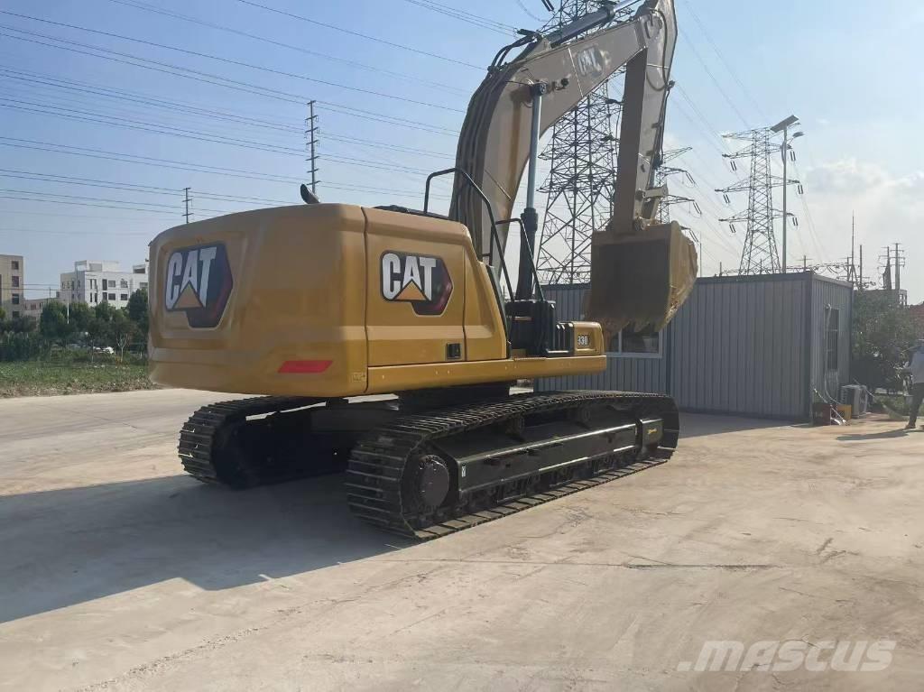 CAT 330 Excavatoare pe șenile
